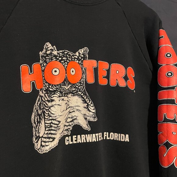 Vintage Hooters Clearwater Florida Crewneck - Picture 3 of 6